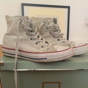 White converse hi-tops